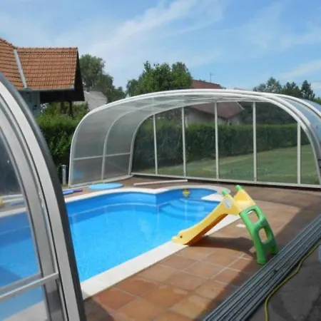 펜션 Schoenes Mit Grossen Pool 250 M Vom Balaton Balatonmáriafürdő