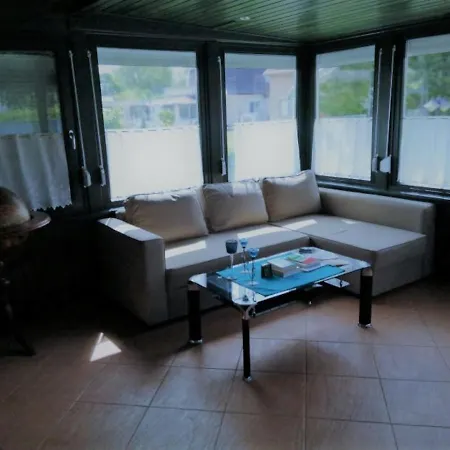 度假居 Schoenes Mit Grossen Pool 250 M Vom Balaton *