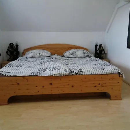 Schoenes Mit Grossen Pool 250 M Vom Balaton 펜션 *