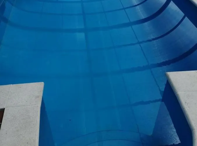 Schoenes Mit Grossen Pool 250 M Vom Balaton Balatonmáriafürdő