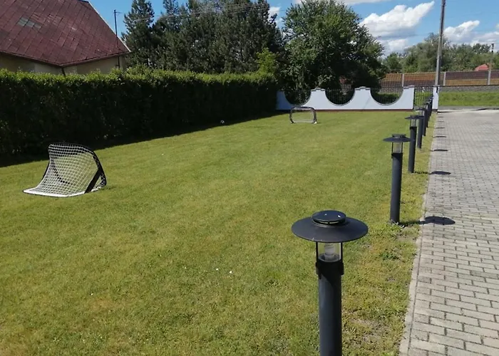 Schoenes Mit Grossen Pool 250 M Vom Balaton Tatil Evi