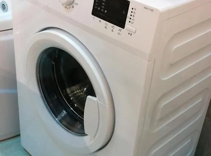 Schoenes Mit Grossen Pool 250 M Vom Balaton