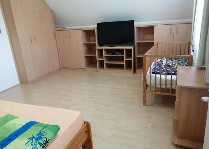 Schoenes Mit Grossen Pool 250 M Vom Balaton Holiday home Balatonmariafurdo