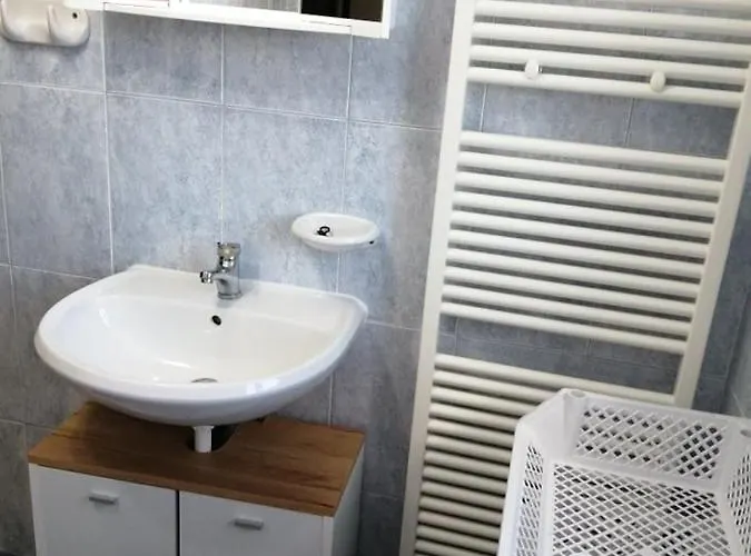 Schoenes Mit Grossen Pool 250 M Vom Balaton Holiday home