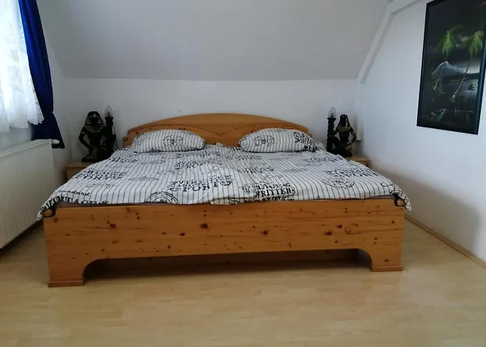 Schoenes Mit Grossen Pool 250 M Vom Balaton Holiday home *